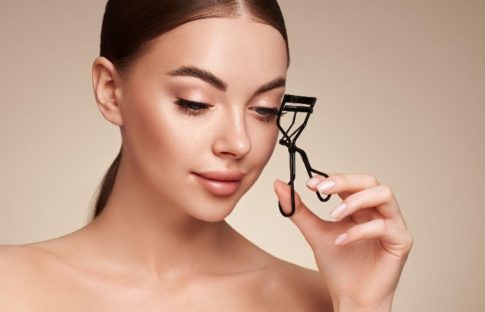 Eyelash Curler Write For Us